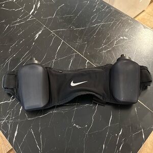 Nike 20 oz hydration running belt